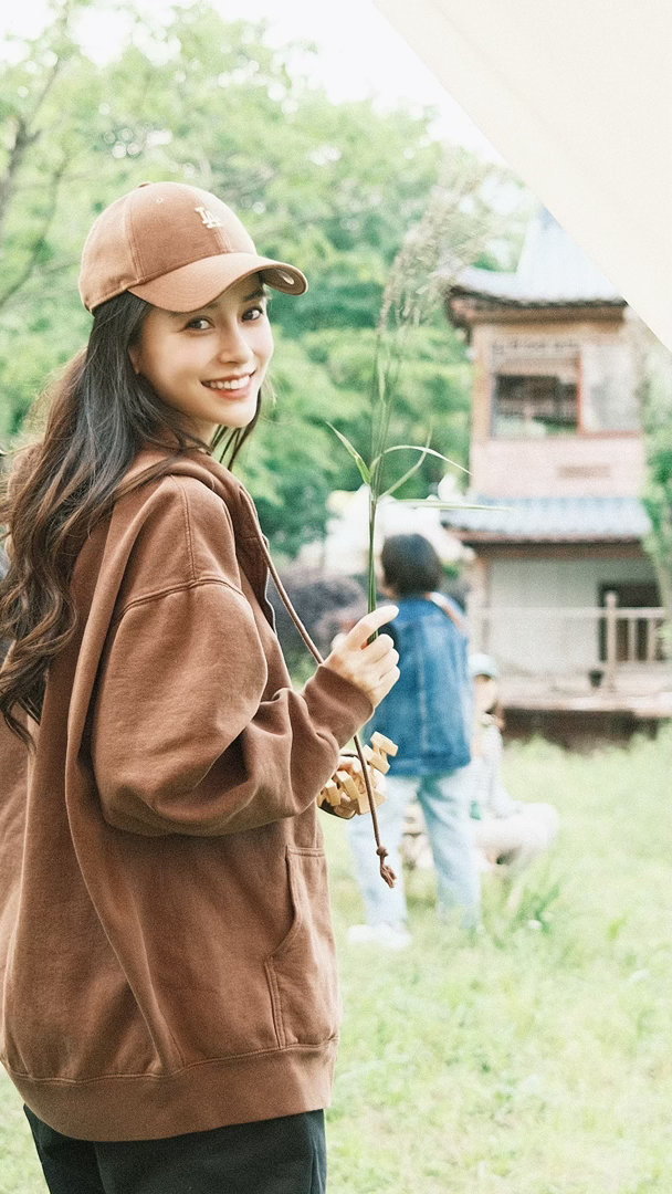 angelababy 杨颖 回眸笑就像夏日里吹来一阵舒服的清风