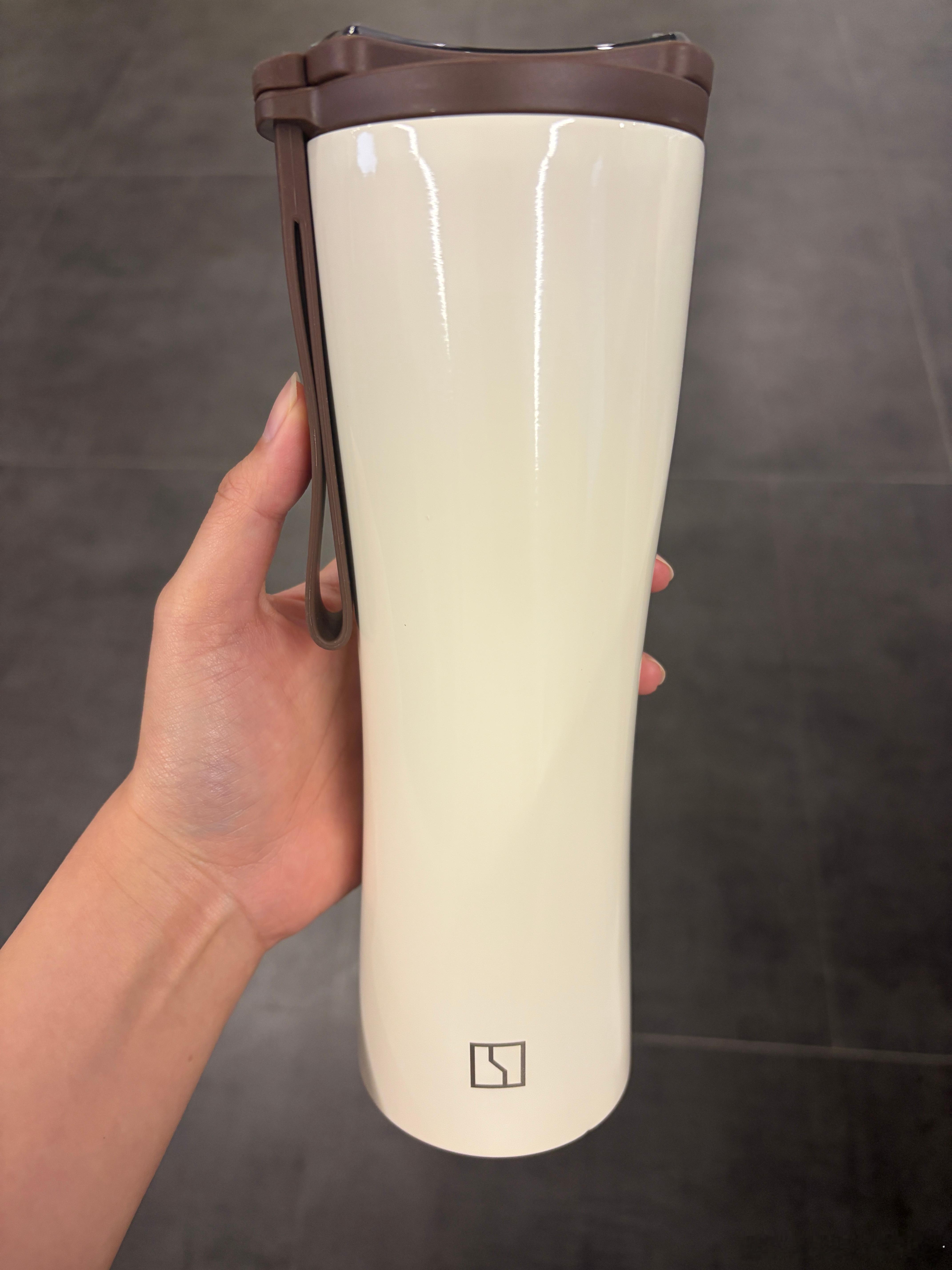 给大家抽个【极氪轻智能随行保温杯】，点赞评论就行了