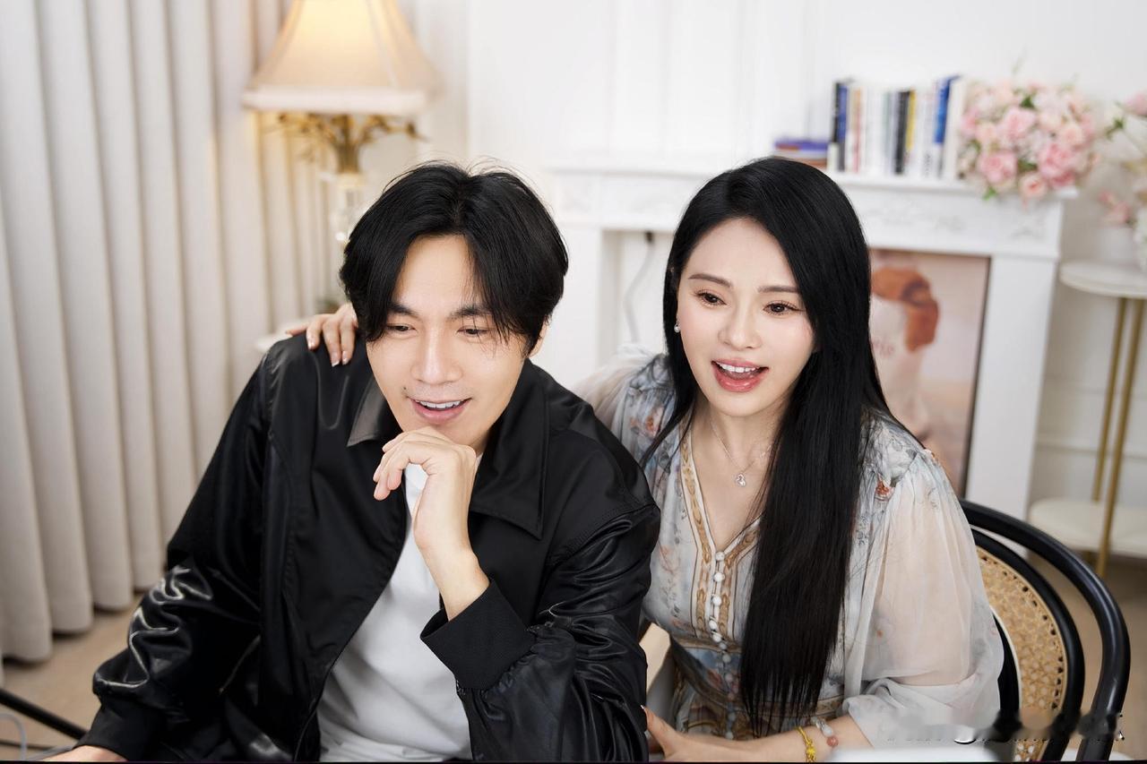 秦昊娶伊能静的原因找到了
因为娶了一个伊能静就等于请了一个宣传小组，外加一个营销
