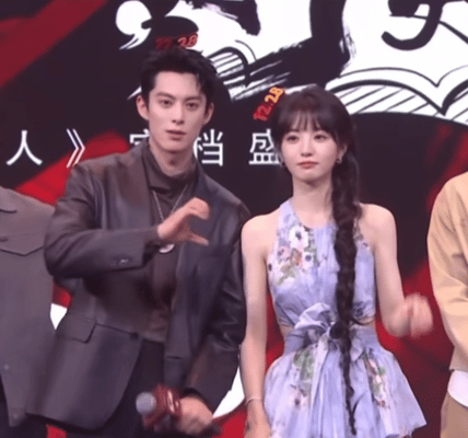 王鹤棣田曦薇这个互动莫名有一种be情侣那种僵硬又微妙的好磕感[笑cry] 