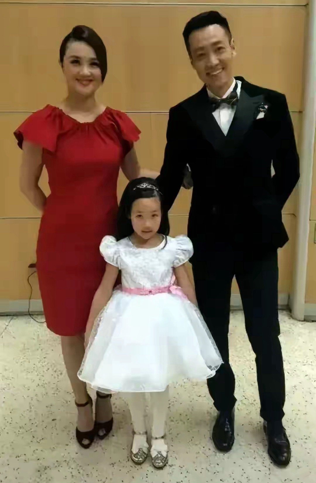 朱媛媛辛柏青接受李静采访，朱媛媛说辛柏青适合做朋友，但是不太适合做夫妻，因为辛柏