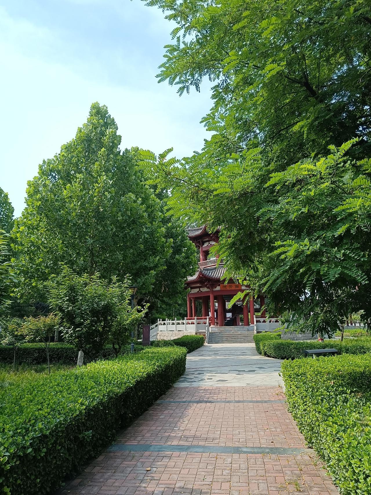 咱也别光说那些不好的乘客，今天咱也说说那些好的乘客。
那天拉到一个女乘客，去高铁