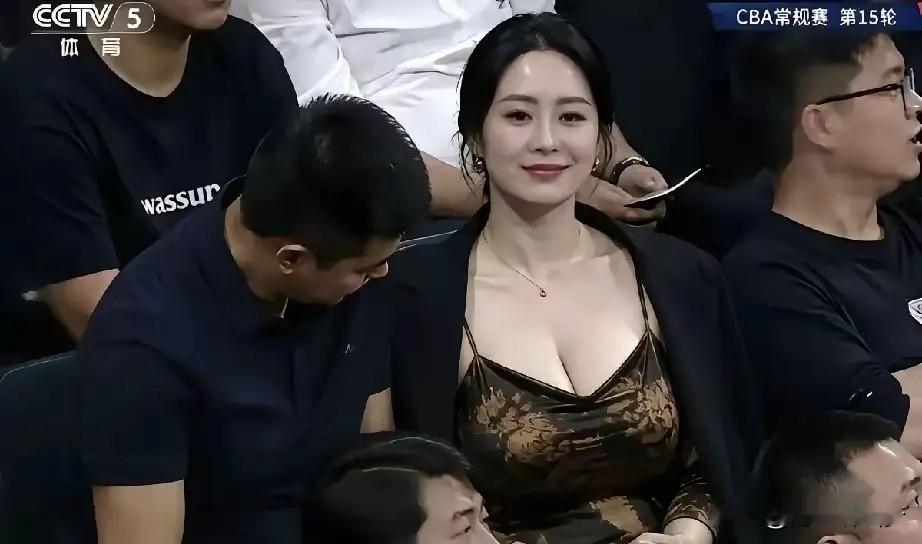 真正的专家在各种场合都不忘研究研究[灵光一闪][灵光一闪][灵光一闪]