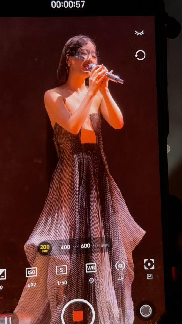好近 好美…谁敢忤逆这套单依纯纯妹妹2.0演唱会 ​​​