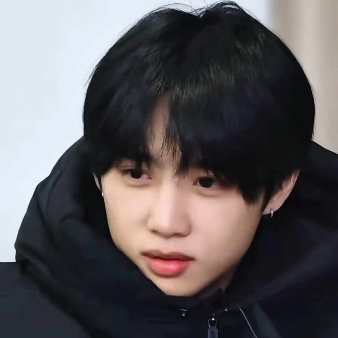 刚看了tbz团综新一期 我家嘘嘘感冒咋还没好 说话都软绵绵的 但是又很阔耐 