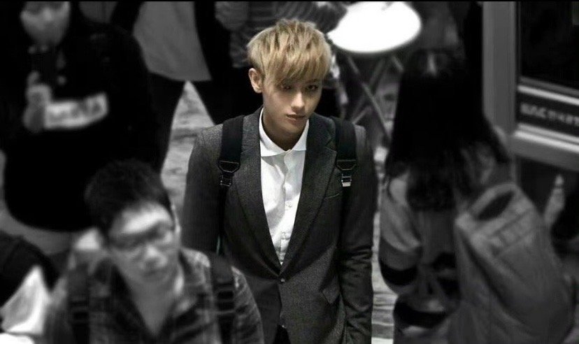 黄子韬因被全红婵点名而引发的热议，其声势竟如水花般汹涌澎湃，令人惊叹不已。这波热