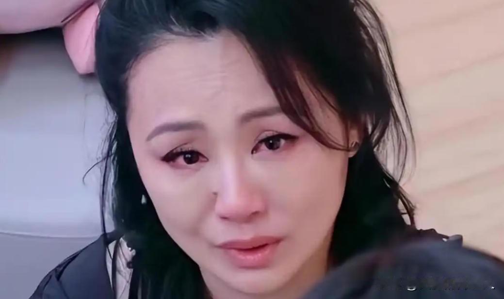 曹颖家的农民房卖给了画家，后来拆迁赔款将近300万，她后悔了，还请律师要求分拆迁