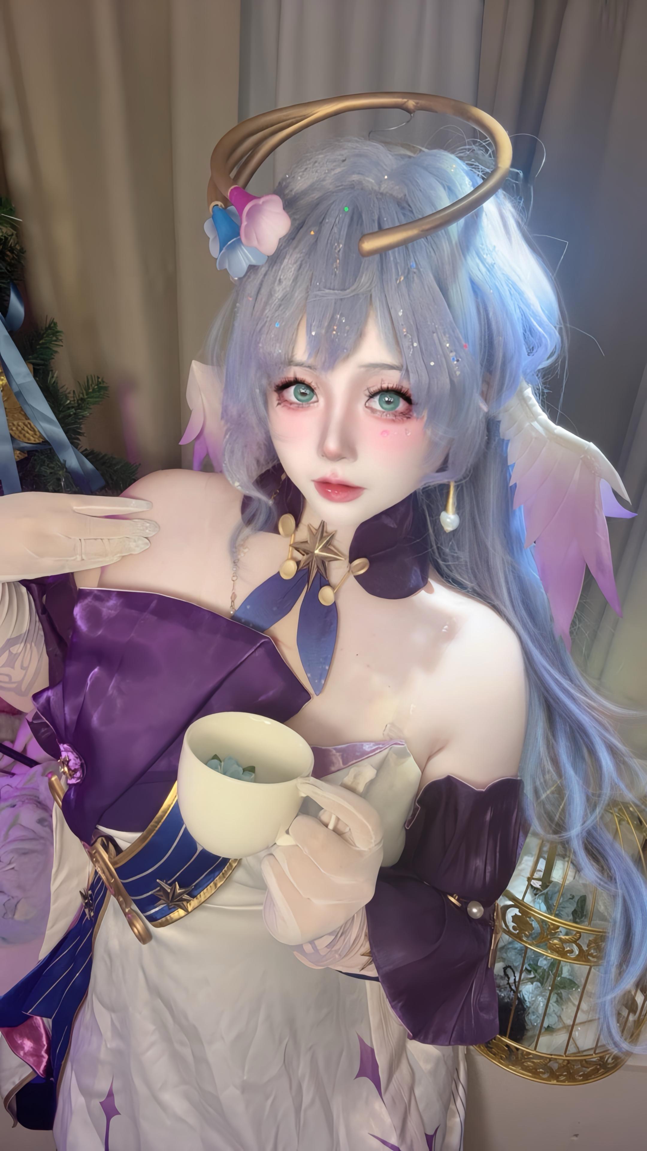 “希望我的歌声 能为所有人带来安宁。”