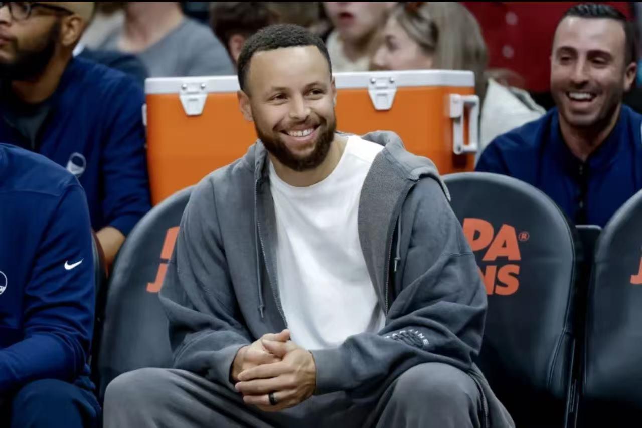 越看越难受，库里都38了，感觉跑动距离比整个火箭队加起来的距离都多，申京这边好不