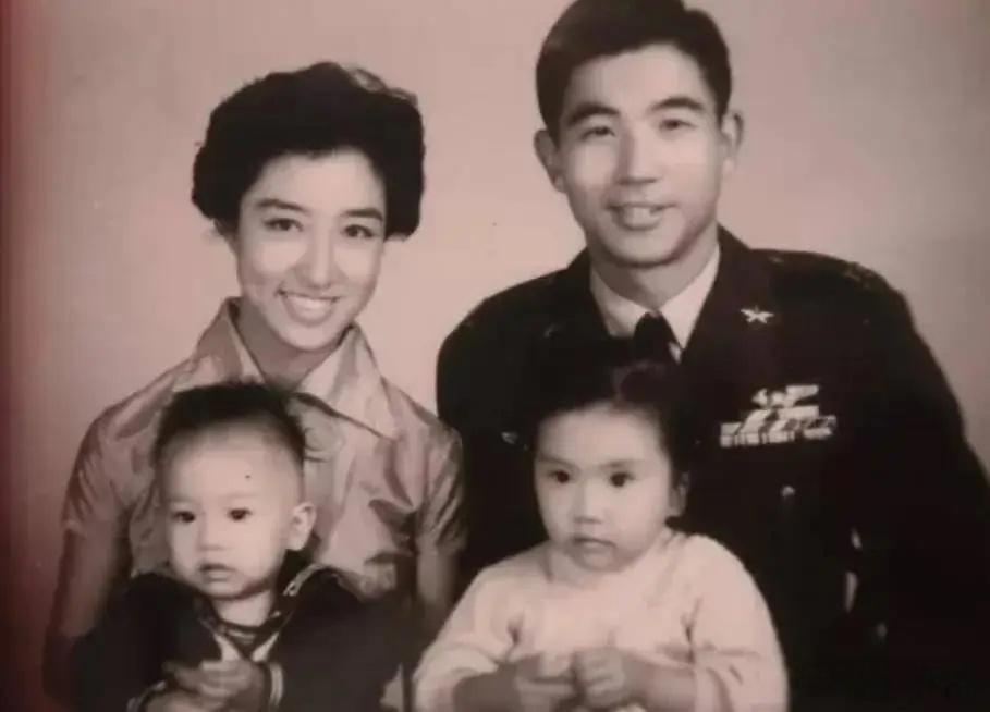 1965年飞行员张立义侦察大陆被击落，妻子坚守17年，结局让人感慨。1965年年
