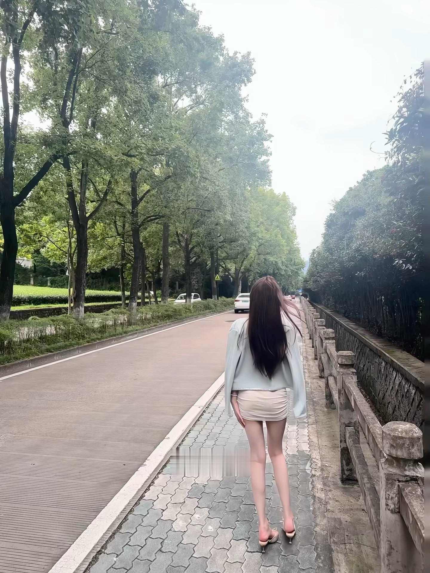 我只求今朝拥你入怀抱