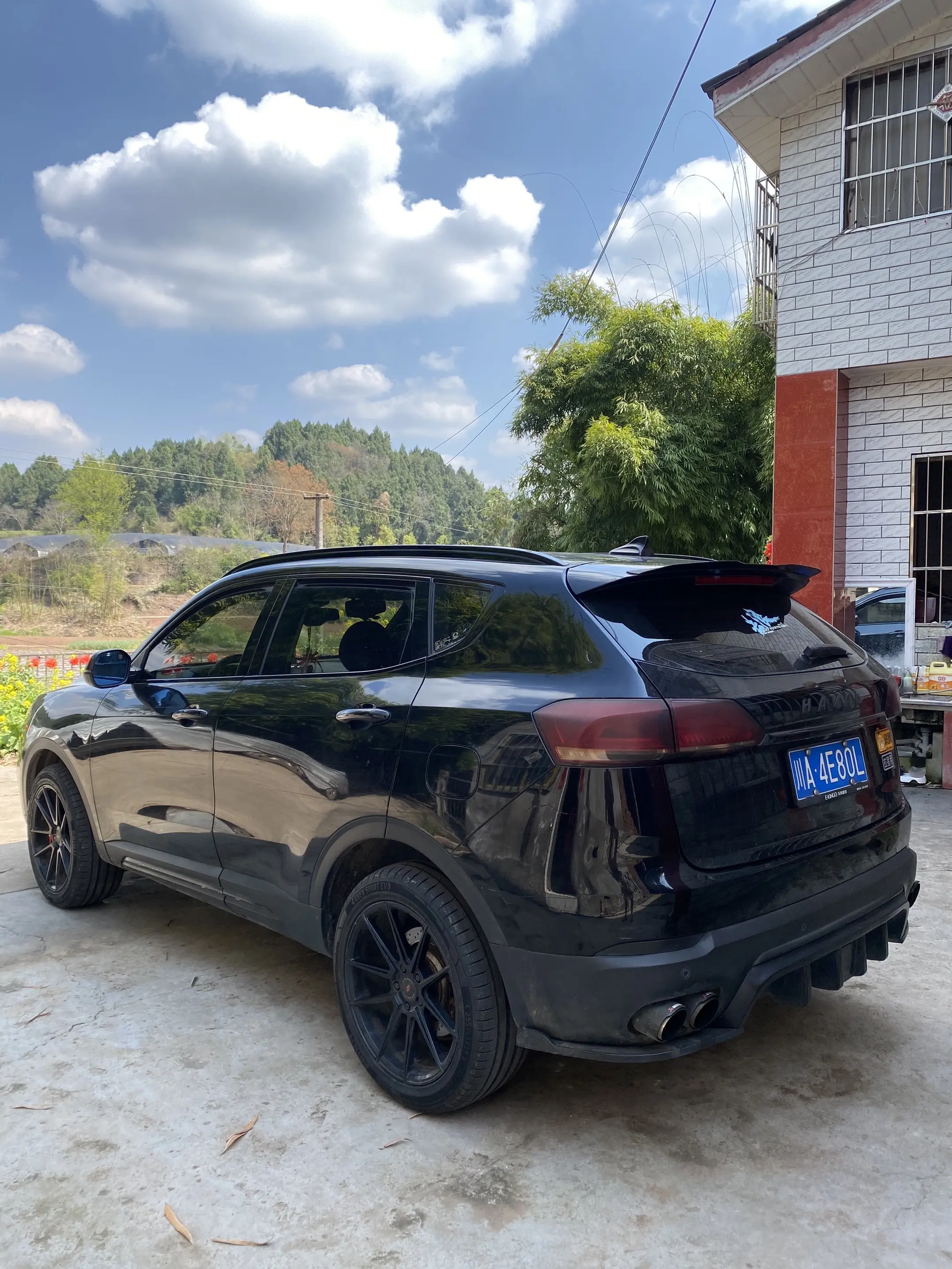 刚换的公路胎还是热乎的，我的动力时代回来了哈哈，兄弟们看看这个牌子的胎如何？