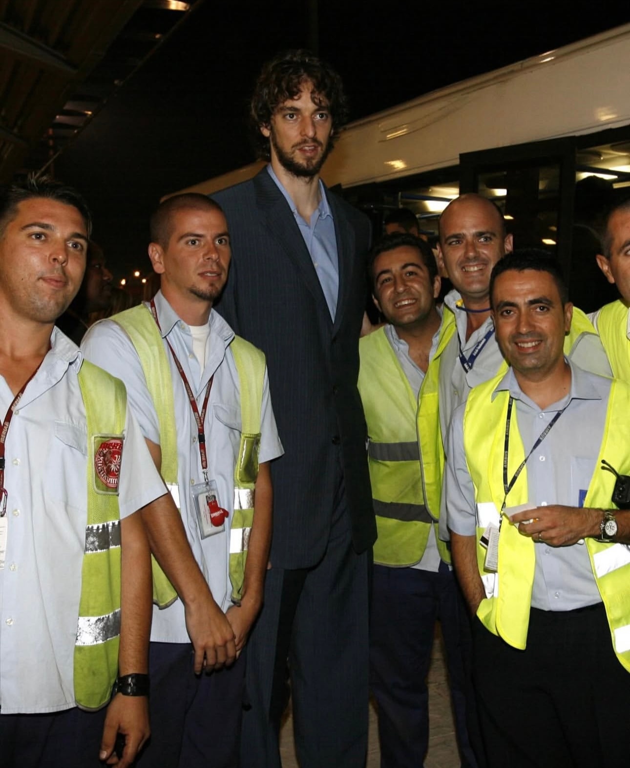 篮天下 二十多年前NBA海外赛，灰熊vs猛龙，I love this game~