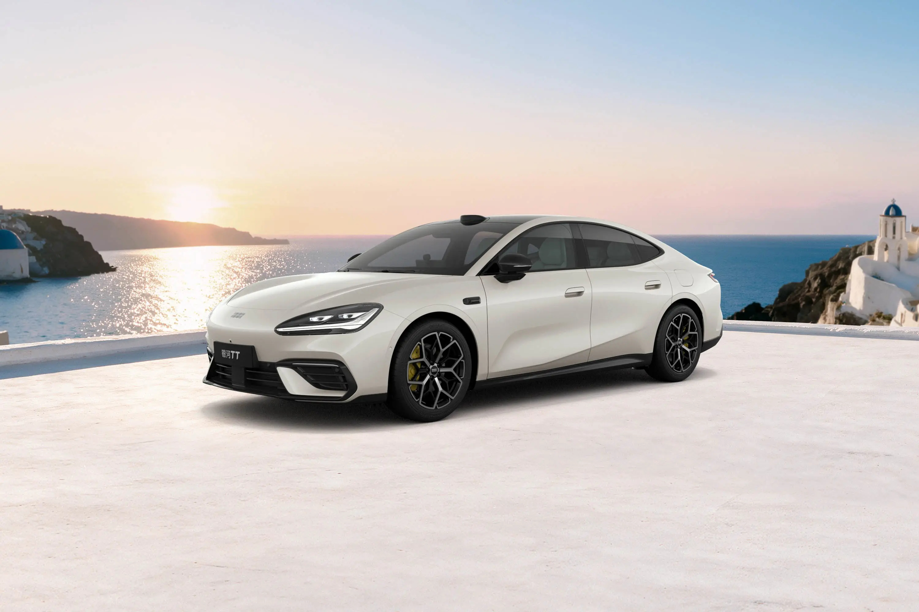 今天去摸了刚上市的银河TT，说点实打实的感受🙌近五米的纯电轿跑，溜背线条加随动