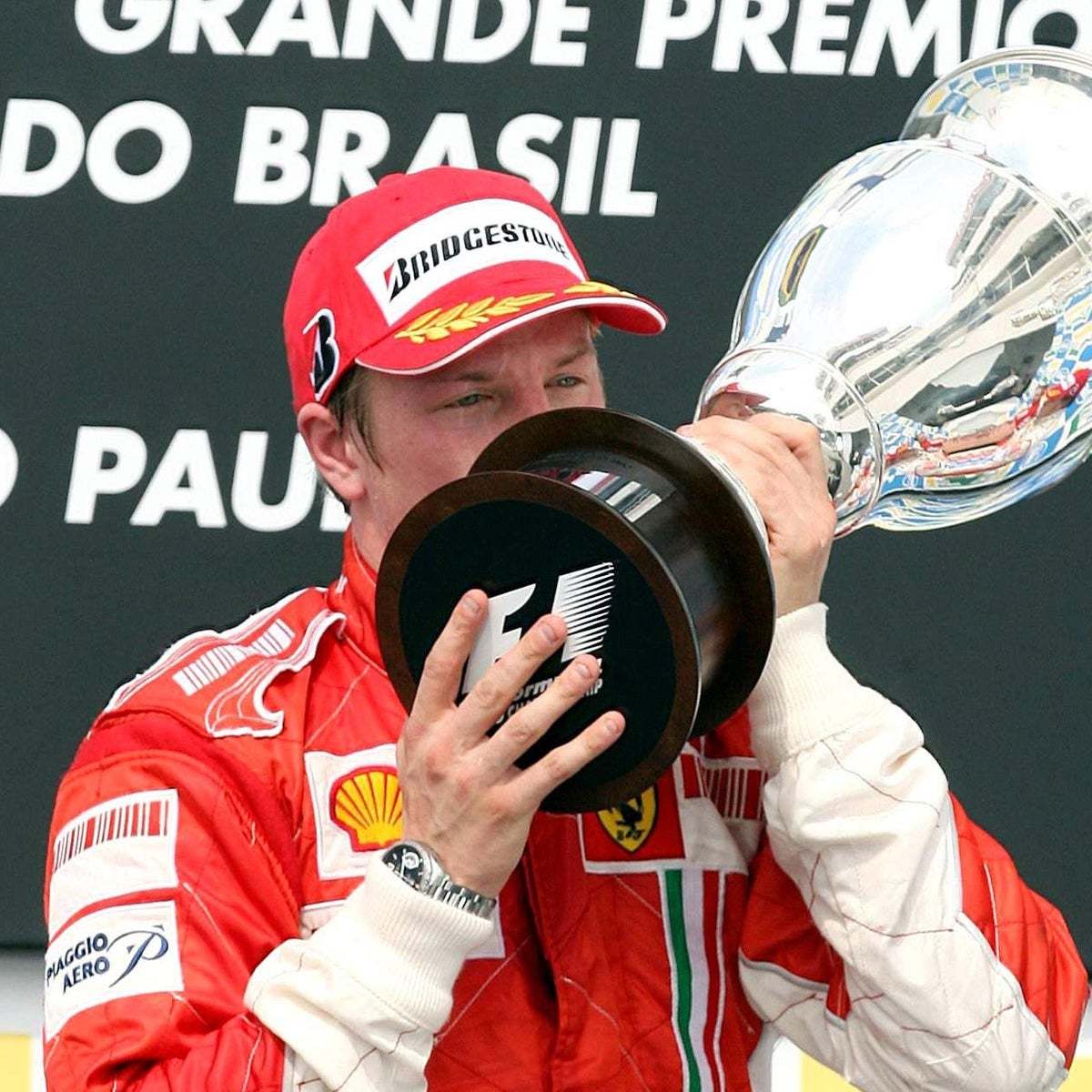 F1[超话]今天，距离基米·莱科宁夺得F1世界冠军已经整整18年了。如果在那个晚