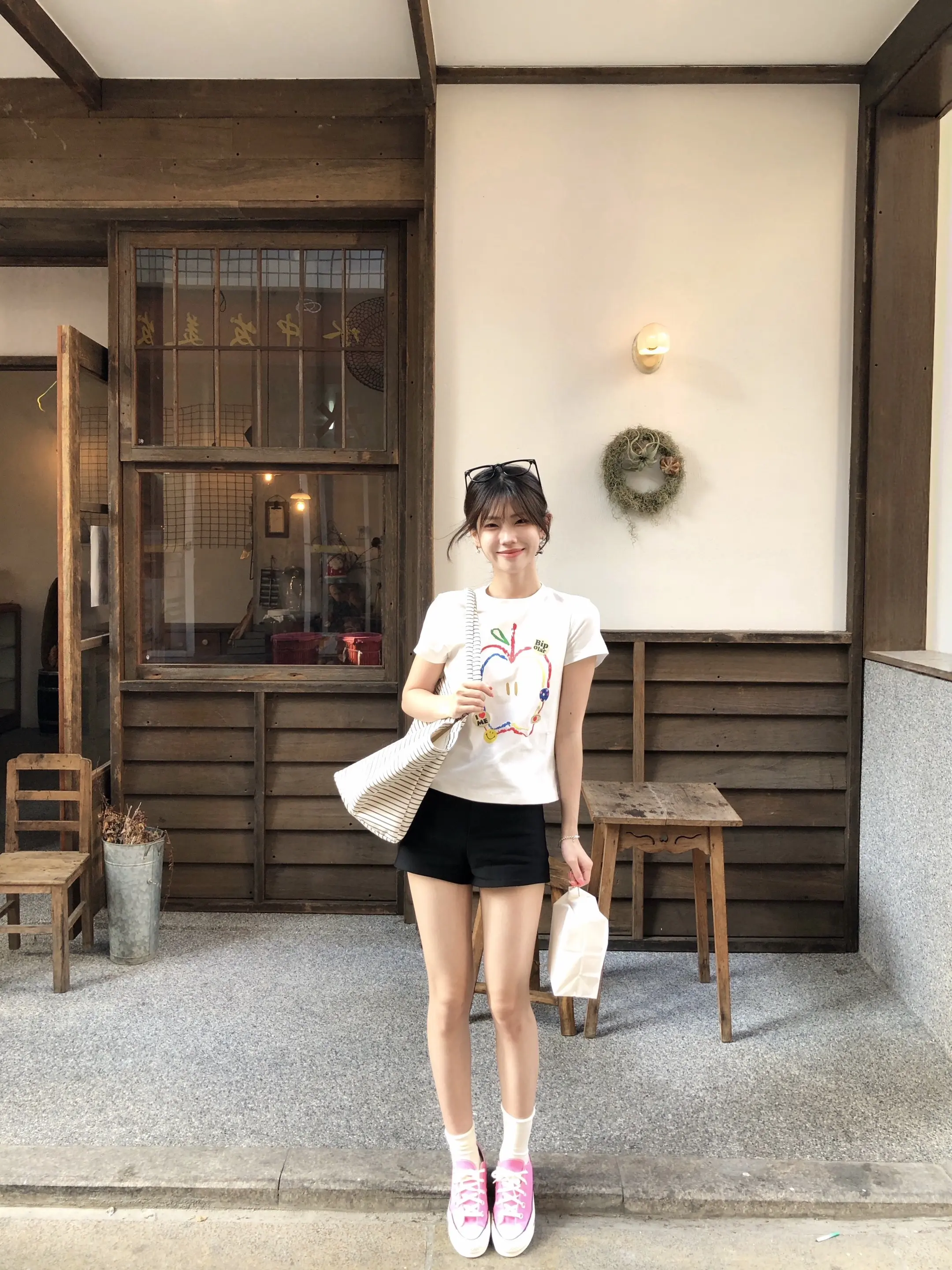 人类需要许多阳光来晒干过往的潮湿