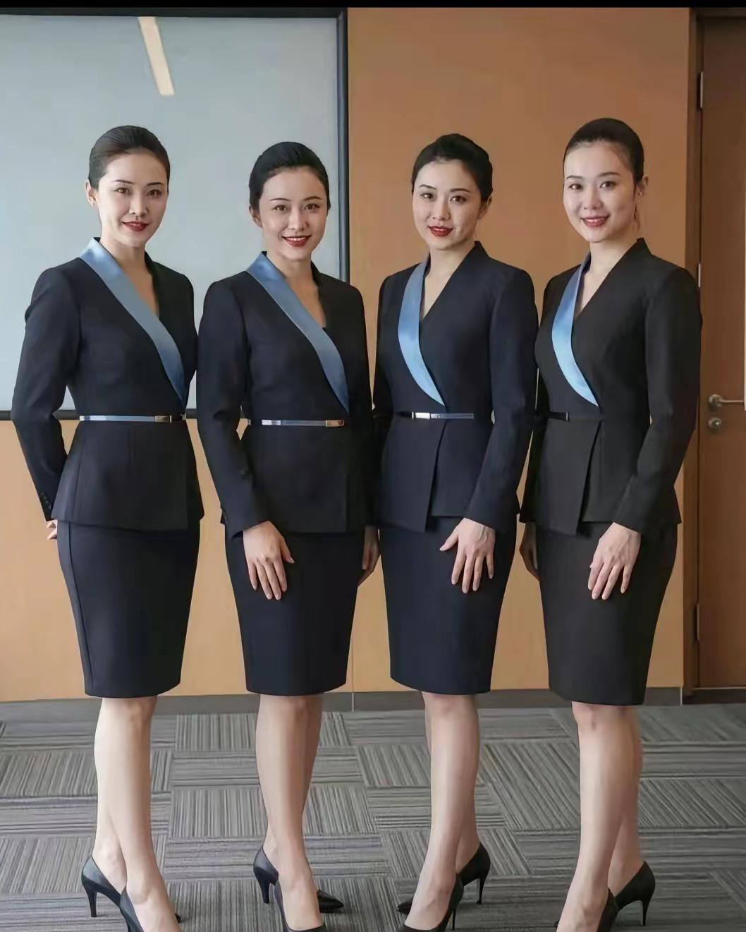 公司4位单身女同事，如果让你选一个做老婆，你觉得哪个最合适？