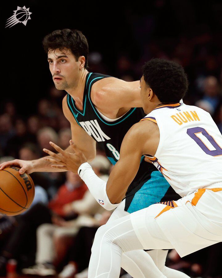 菲尼克斯高压锅🔒太阳全队共完成19次抢断🦊本赛季单场最多抢断纪录🦊太阳队自