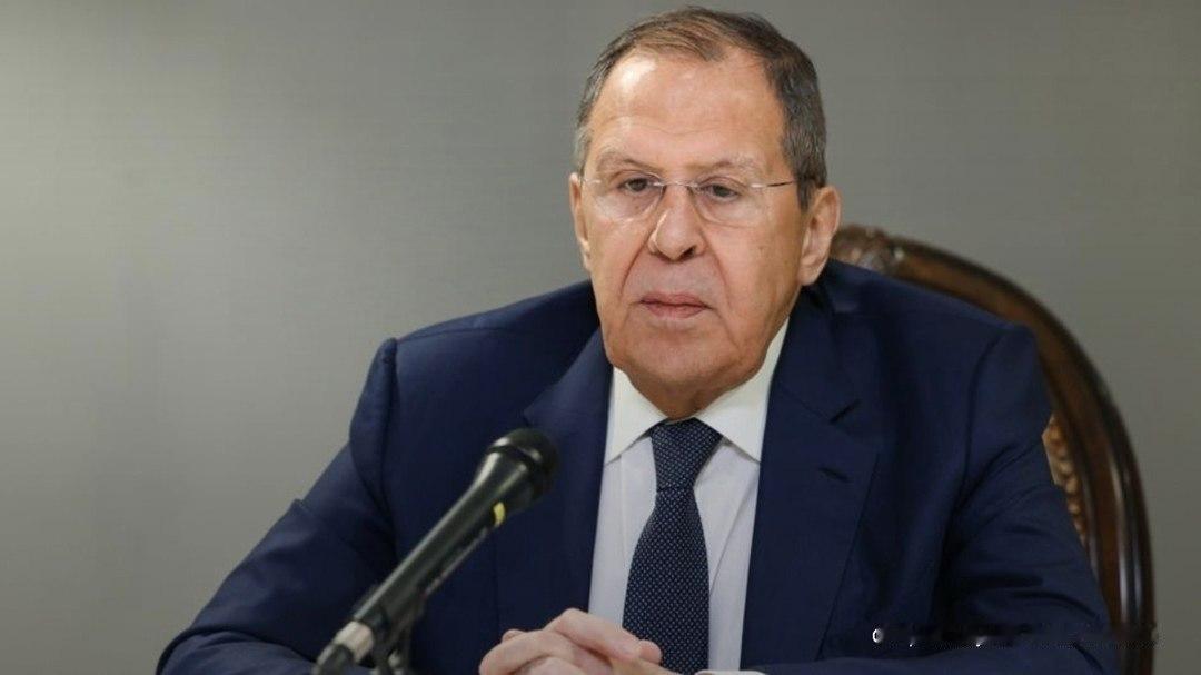 俄罗斯外长拉夫罗夫表示，莫斯科始终随时准备与华盛顿保持接触，并愿意继续就乌克兰问