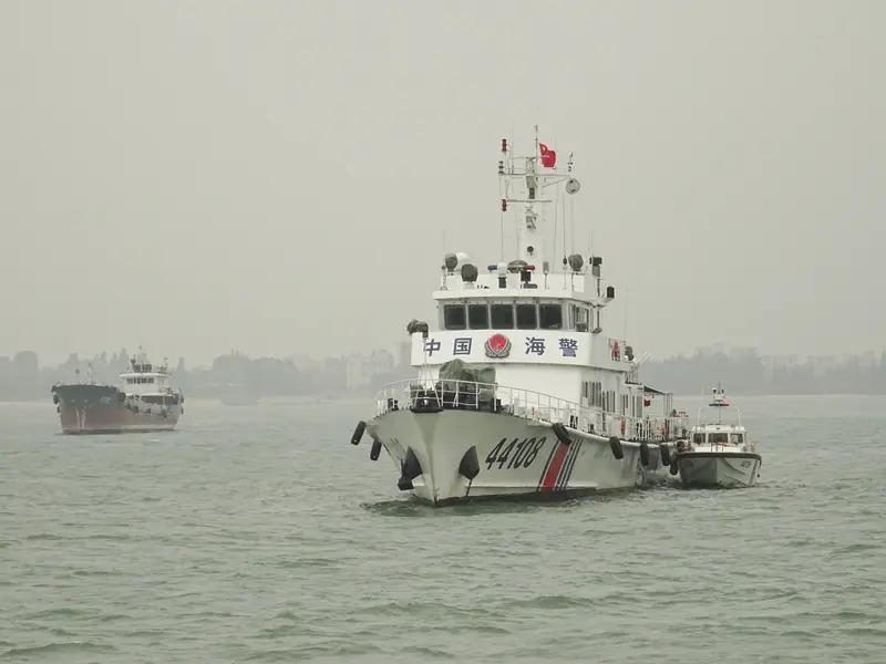 媒体：海警常态化执法维护的是主权 最近，媒体指出海警常态化执法维护的是主权，这说