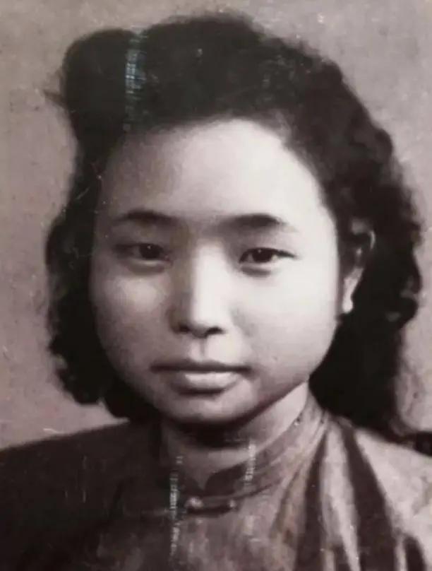 沈醉晚年披露的一段往事，徐远举刑讯江姐无果，竟不惜用扒衣羞辱的卑劣手段，江姐凭借