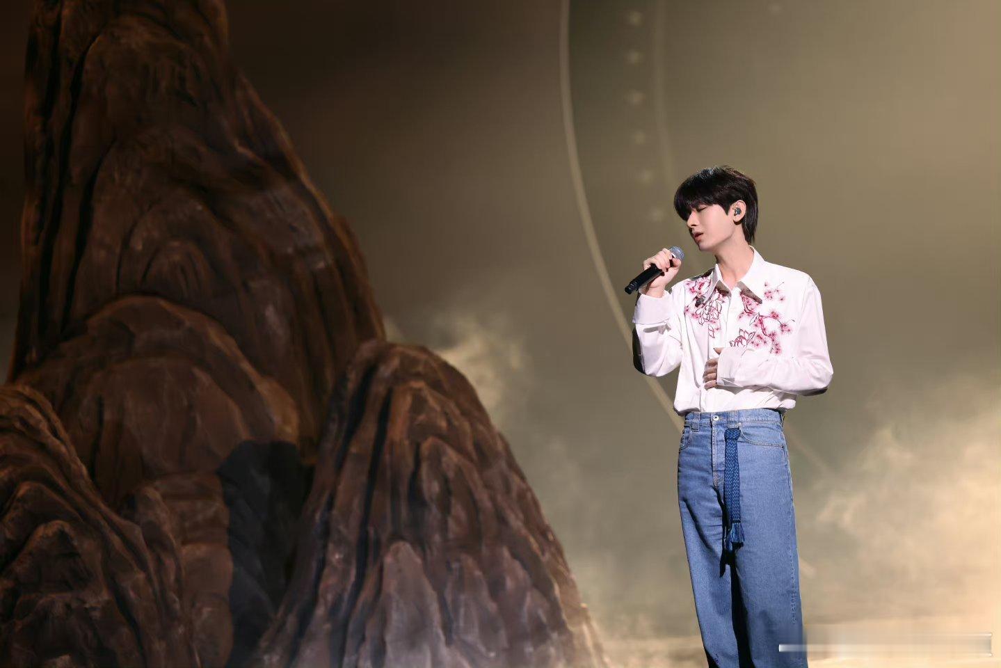 成毅两京十五日cy成毅朱瞻基喜欢你的人很多，不缺我一个。我喜欢的人很少，除你就没