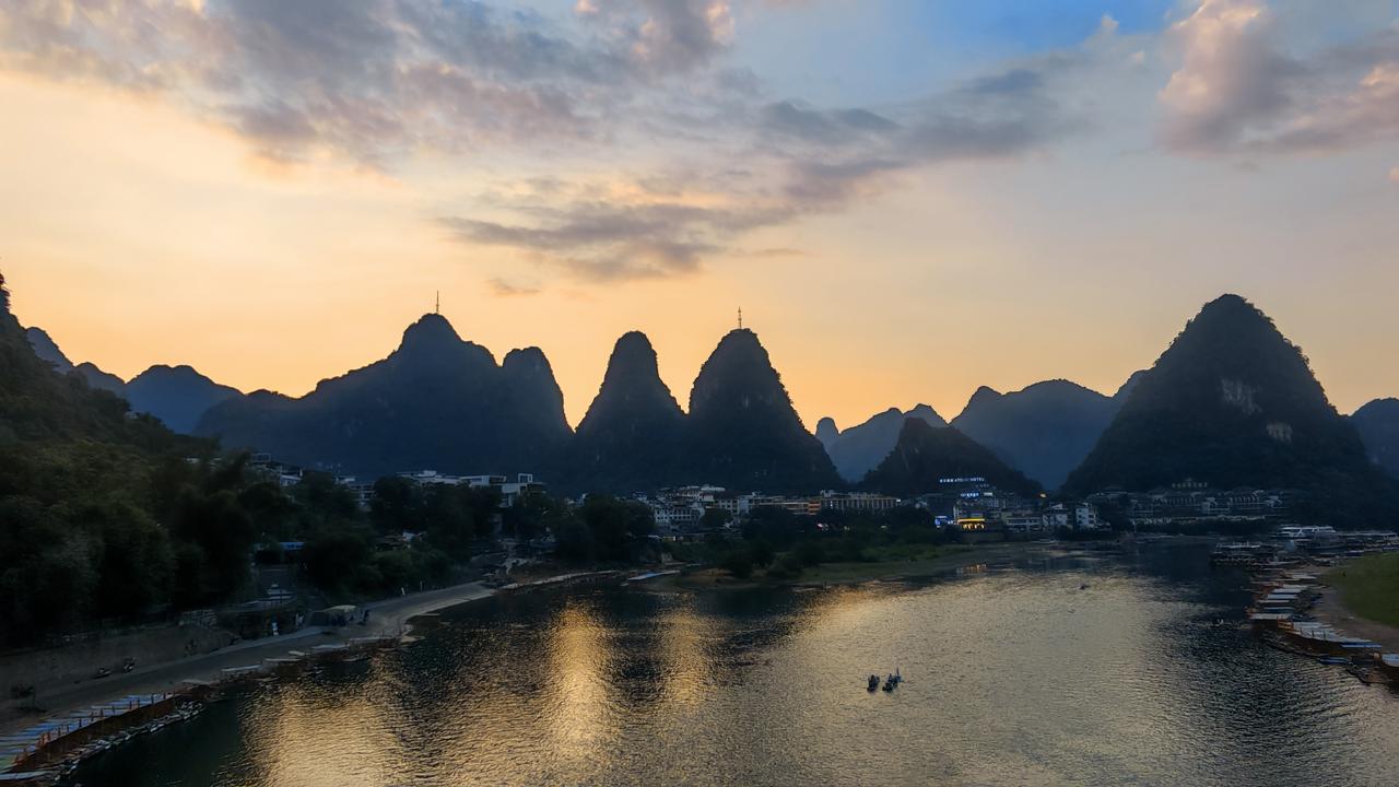 随手拍桂林山水漓江暮色