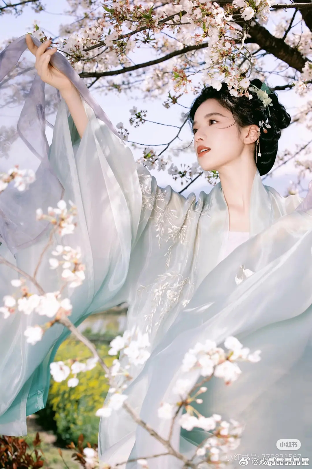 张婧怡、周也、田曦薇、李兰迪、杨超越、赵露思、章若楠比较出圈的照片。 ​​​