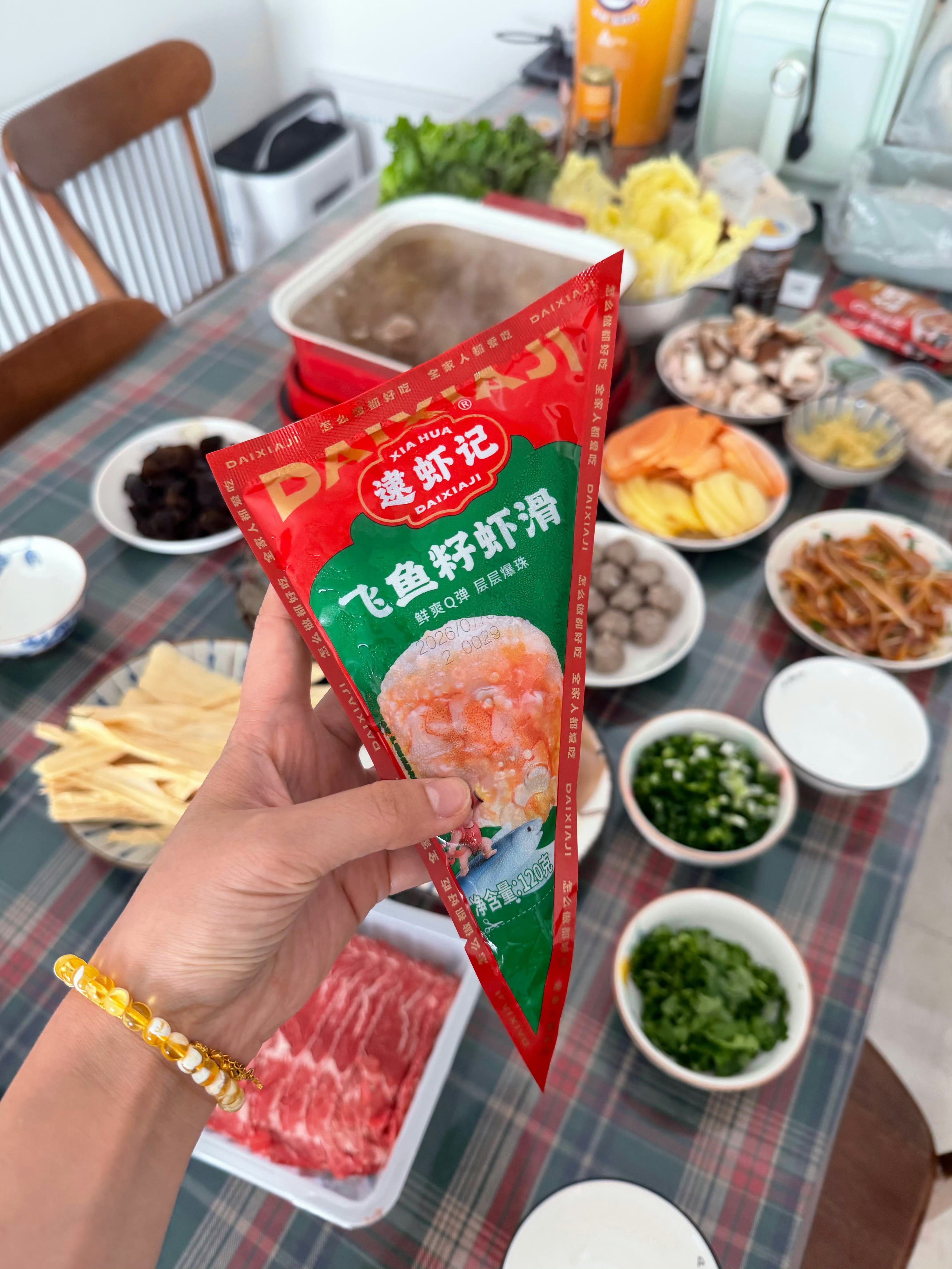🦐逮虾记来啦【今晚20点开团】逮虾记回归本真了，现在只有虾滑和虾排~逮虾记的虾