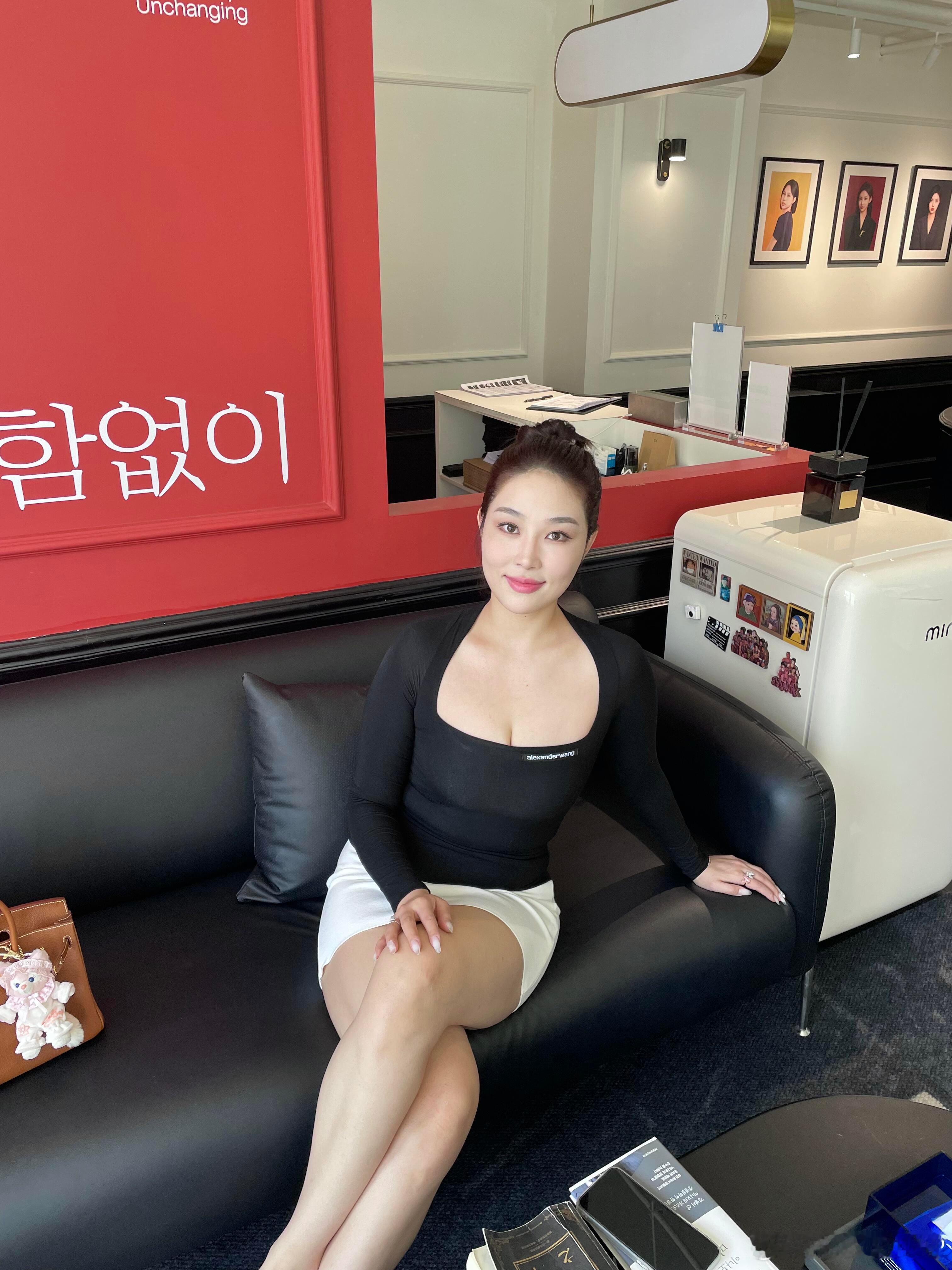姐姐侧面看起来像李小冉 ​​​