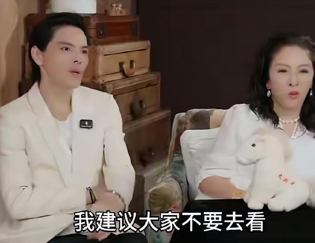 成年人社交里最掉价的行为，就是抱着几十年前的旧账反复翻炒，向佐在直播间随口劝观众