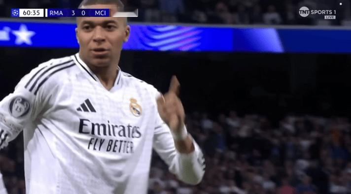 那啥，这动作有、眼熟，哈哈哈哈哈 