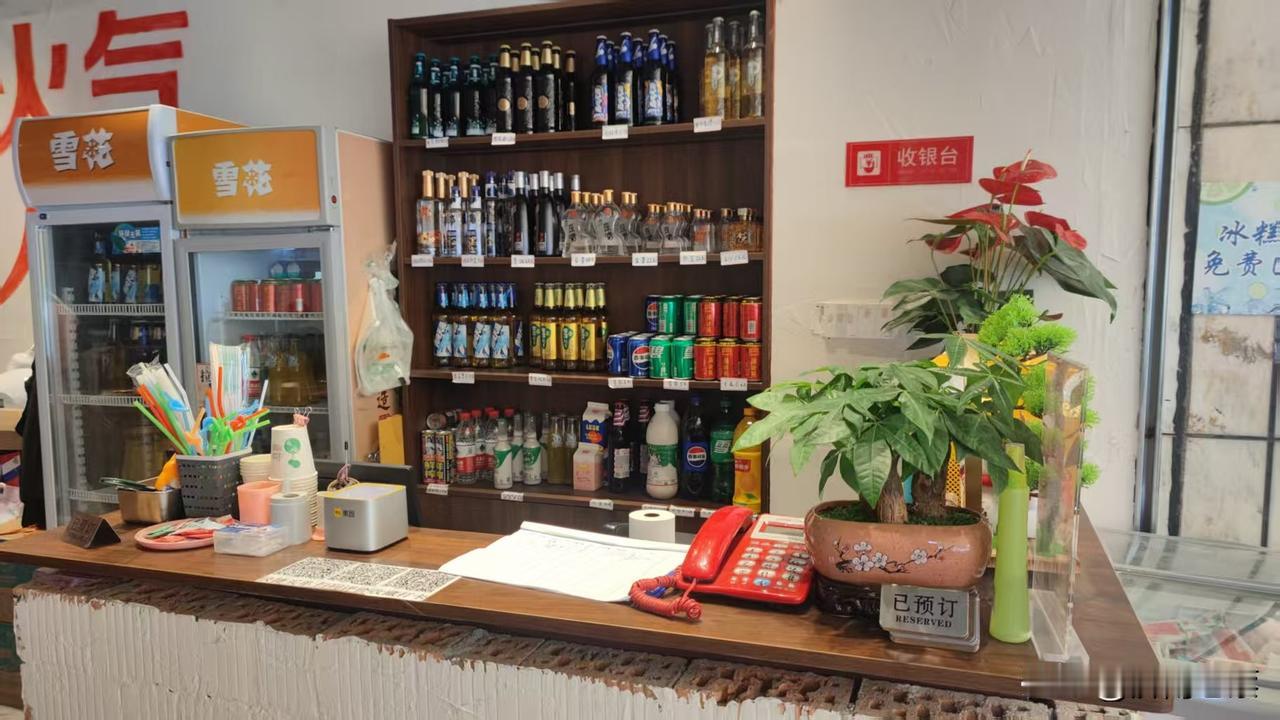 美军说要“很快在陆地拦截委内瑞拉毒贩”，这事儿怎么看都透着股不对劲。美国向来喜欢