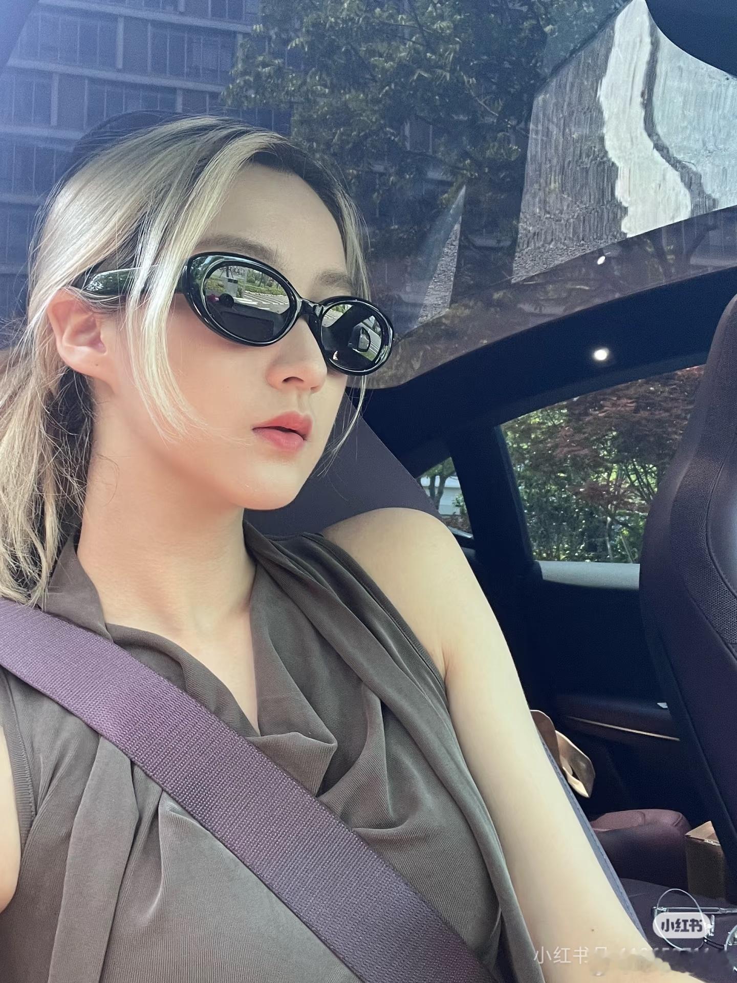 嗨nomi ｜车内自拍我整明白了！上班前fitcheak我为nio代颜开蔚来美美