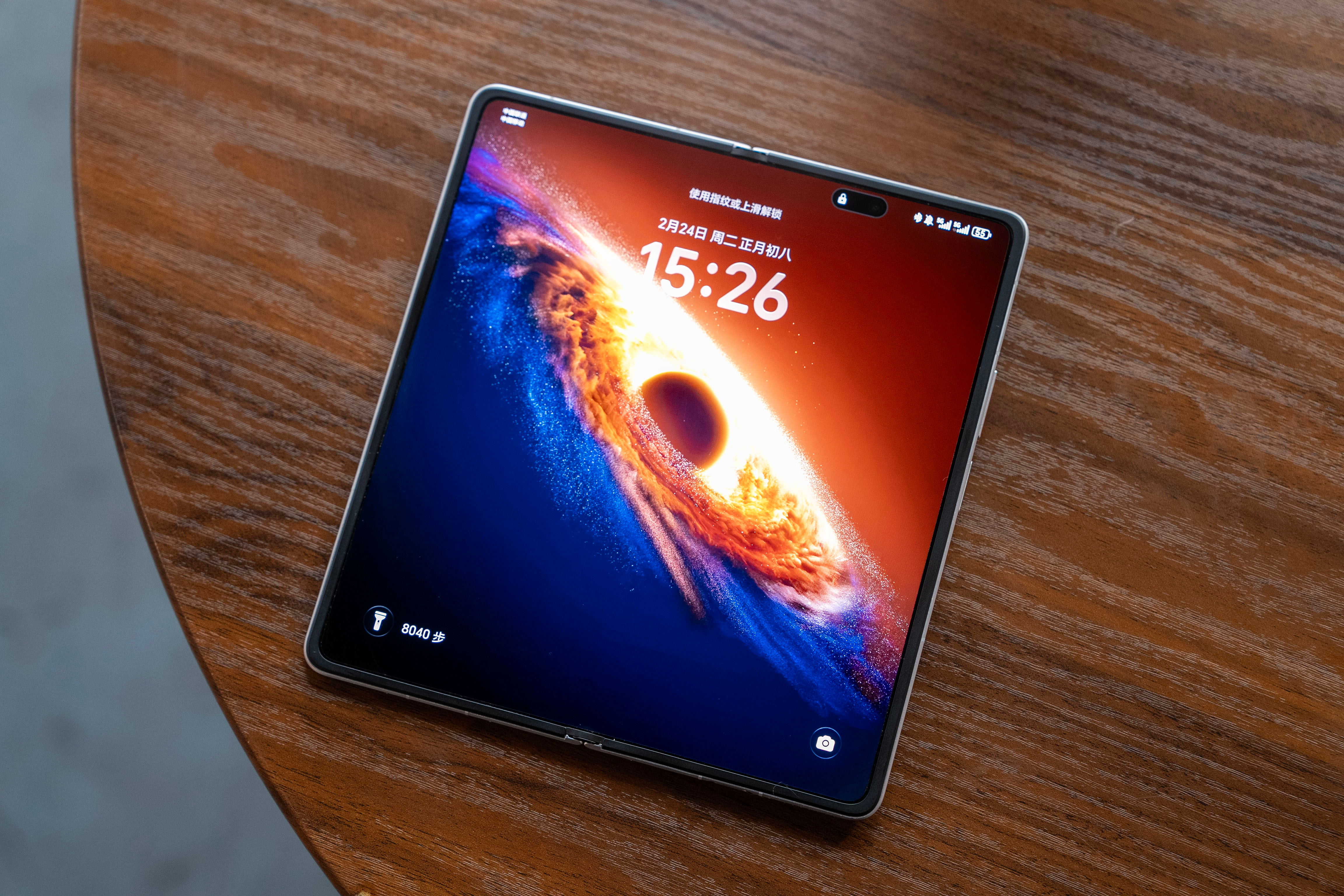 荣耀Magic V6雪域白九图流来了，这代屏幕清晰度高了不少，并且质感跟上代比更