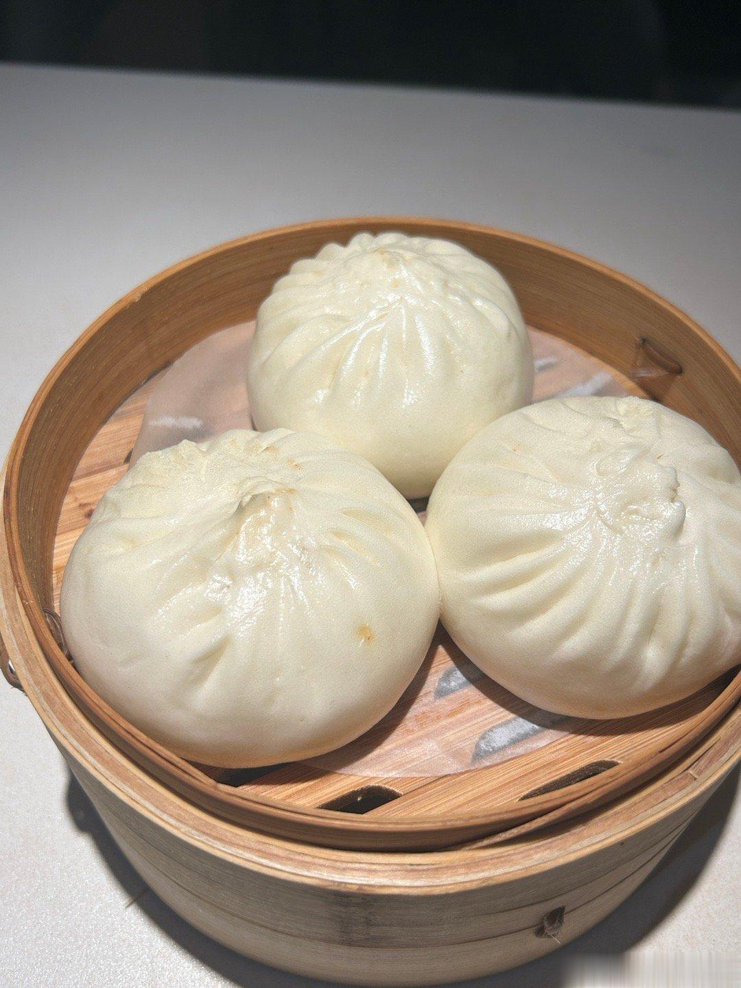 又来这家啦 主要想试试其他的蛋白鲜虾卷太好吃了#美食分享#  ​​​