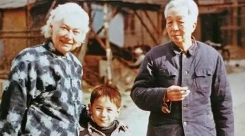 一生情，半世痛，远嫁中国，母亲预言成真，坦言：此生无悔入华夏！

20世纪30年