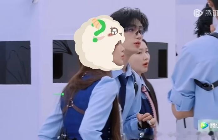 杨超越全世界第一配合之人杨超越明知故晕开始推理吧 周柯宇刚说完喷雾会让人晕，张凌