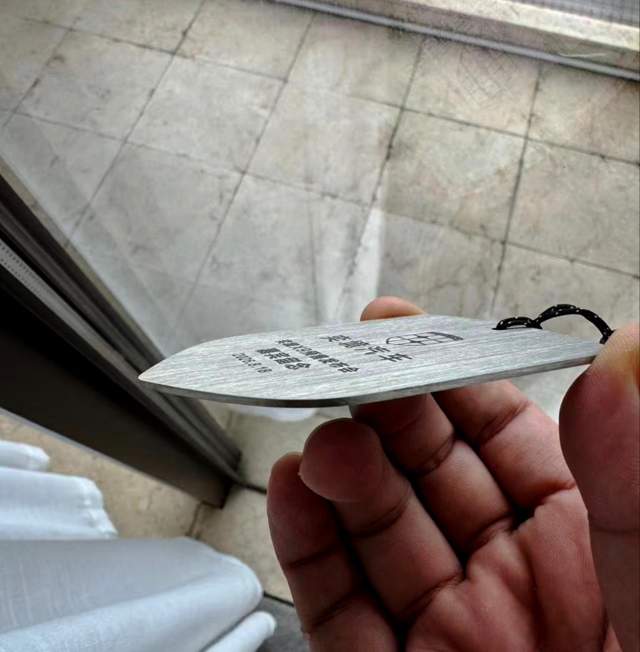 车身越硬越好吗 你们知道2400兆帕啥概念？硬币大点儿地方能扛四头大象站上去，一