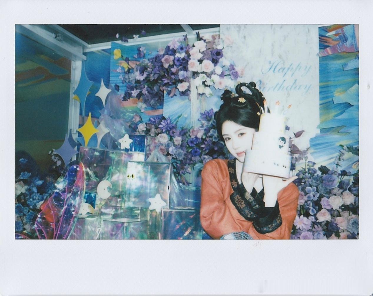 jjy鞠婧祎万花世界 jjy鞠婧祎苏绿夏 “你要像蝴蝶一样自由飞翔，不被定义” 