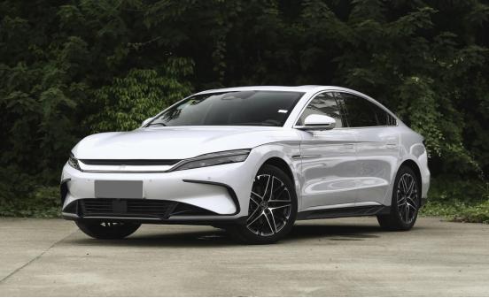 2025款EV 605KM两驱尊贵型，提车三个月，厂家推出增配还降价的新款车型，
