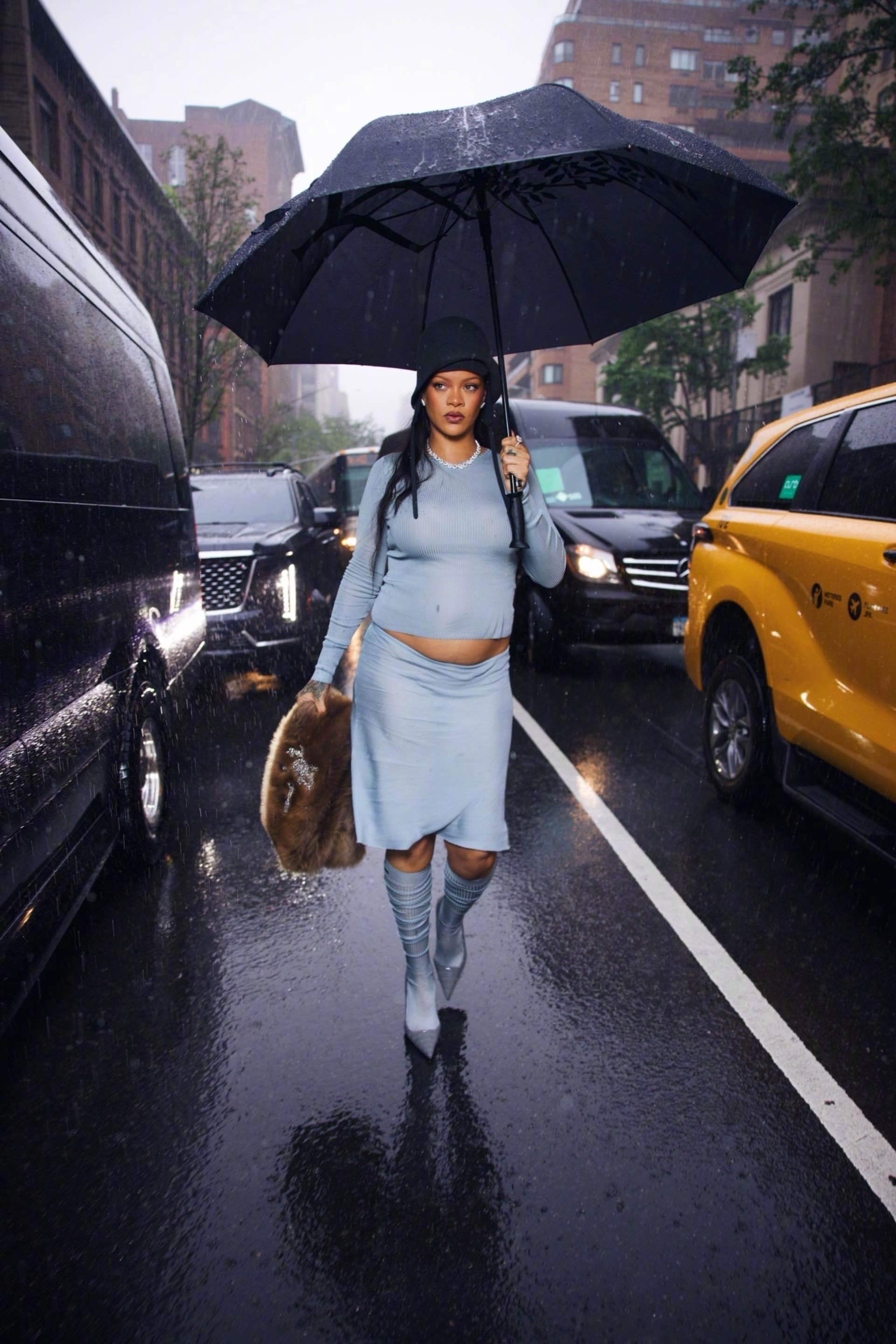 MetGala2025 Rihanna前往Carlyle酒店为Met Gala的