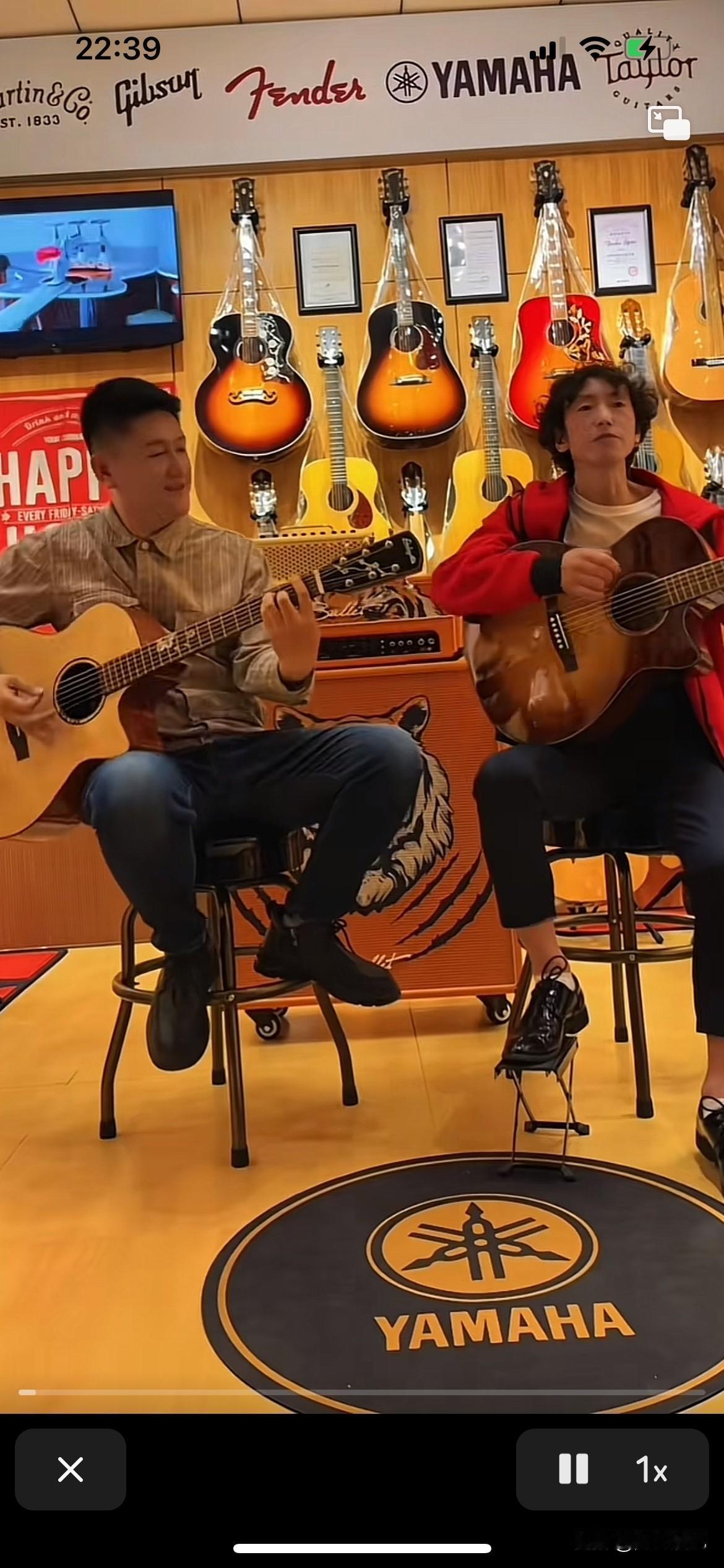 庞麦郎老师已经意识到自己的歌曲不被大家喜欢，主要还是创作能力不行，于是就要往正规