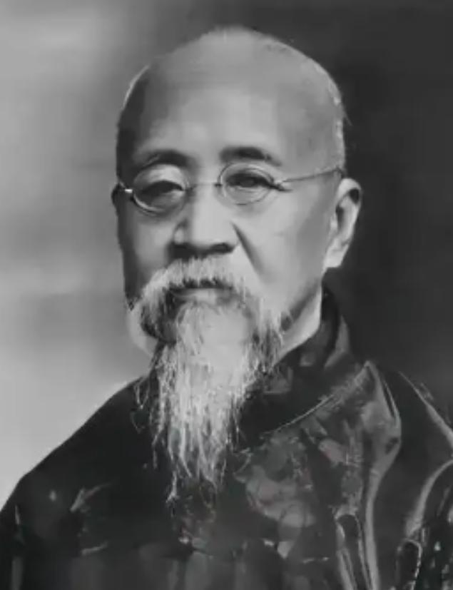 1921年，北洋政府将15万斤、装了8000个麻袋的明清两朝档案，当成废纸作价4