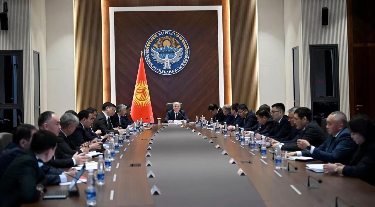 俄罗斯又失去一只白手套

乌克兰通讯社5月20日报道，吉尔吉斯斯坦一次性关闭了国