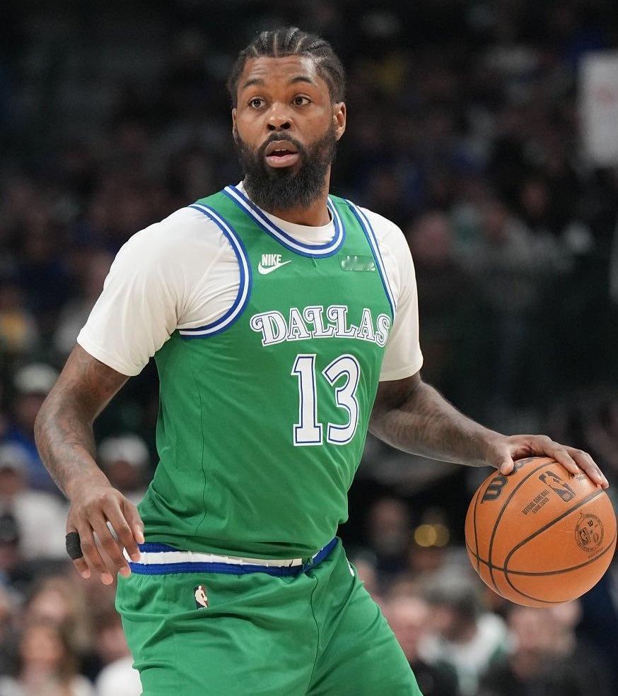 据报道，尼克斯队对独行侠纳吉·马歇尔表现出了兴趣。

“尼克斯队目前手握七个次轮