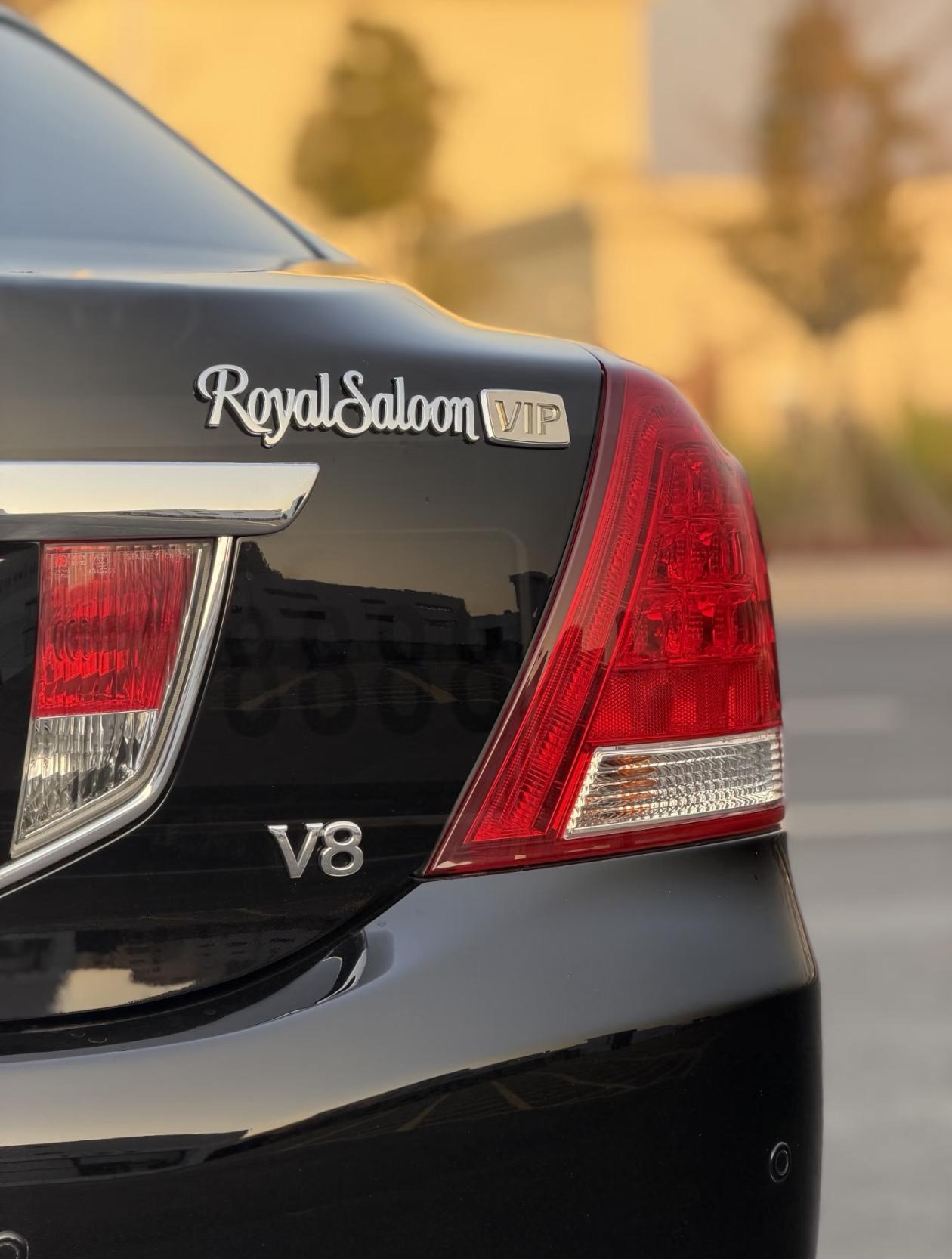 一汽丰田皇冠 （2009-2012） 4.3L V8版本，在当时就是国产皇冠的顶