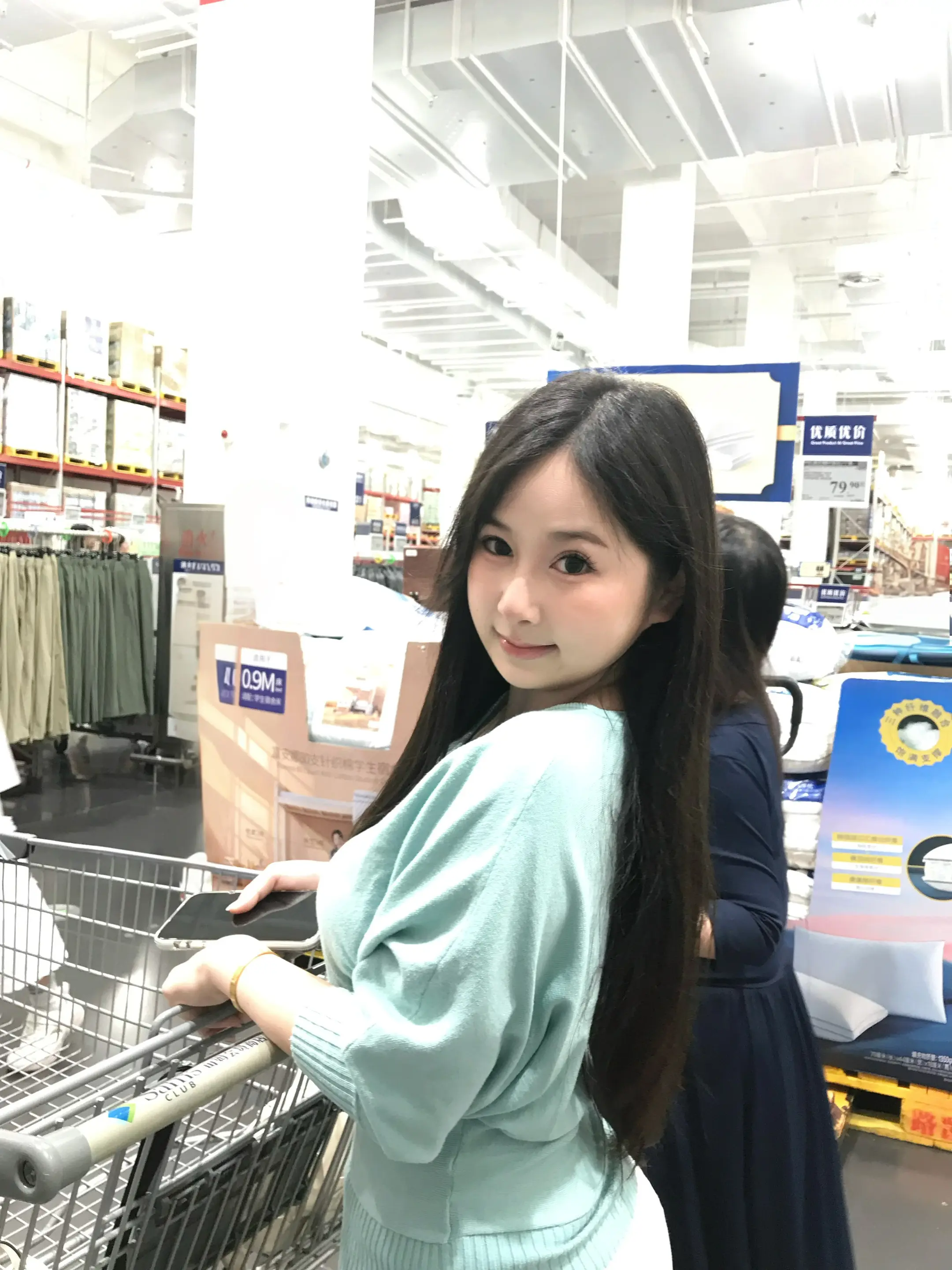 我会拿韩语跟他说 欧巴 정신 좀 차려라。
