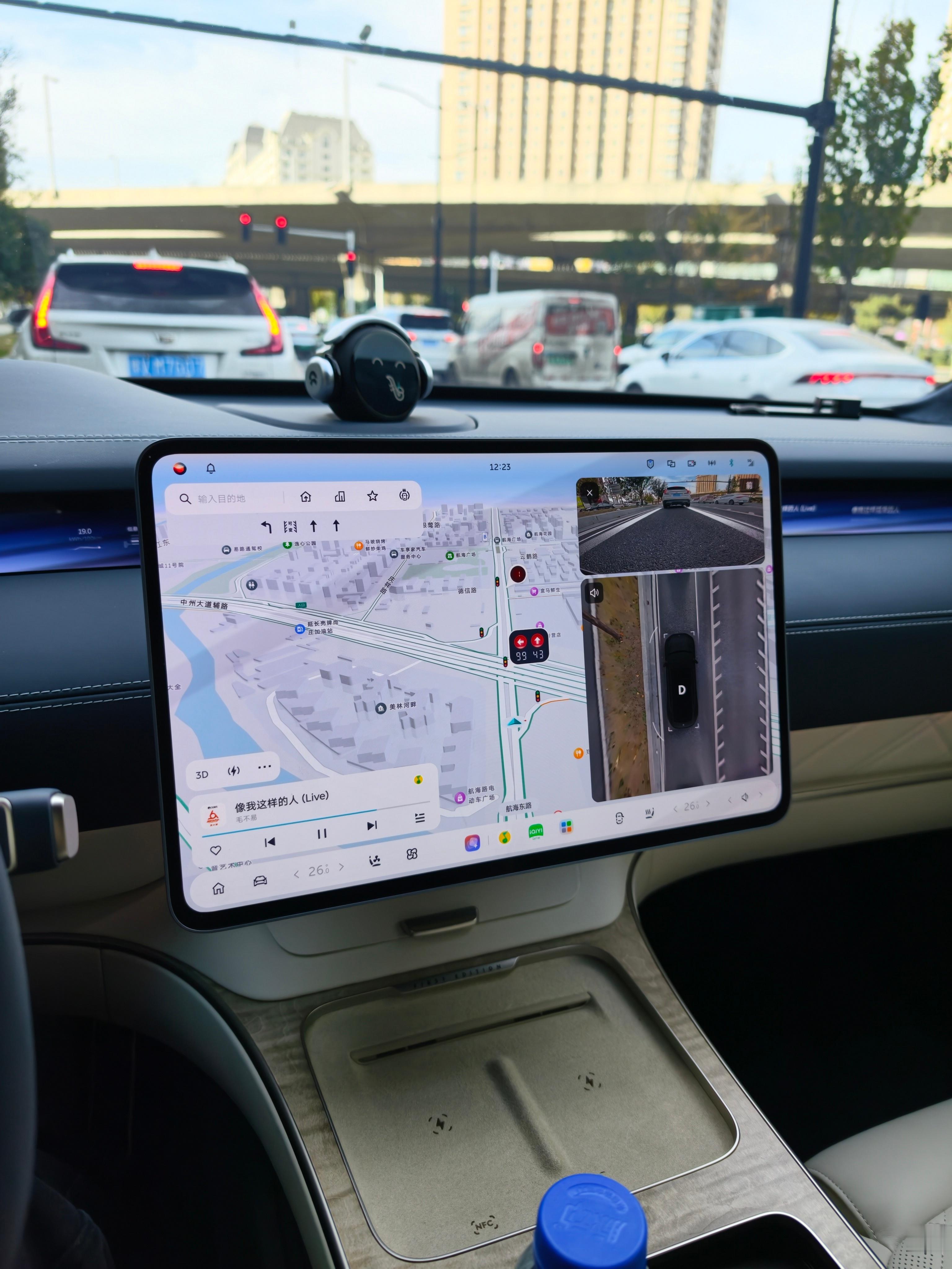 终于在蔚来车上看到巡航红绿灯了 真好