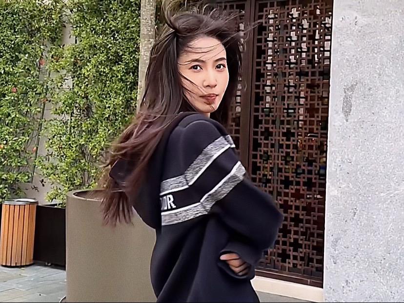 度娘都搜不到的小众文案“高级感爆棚的微信个签”1.“海终究是会退潮的”2.“所幸
